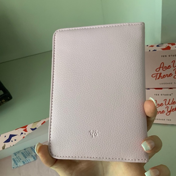 YES STUDIO Are We There Yet Faux Leather Travel Passport Cover Luggage Tags NEW - Picture 9 of 14
